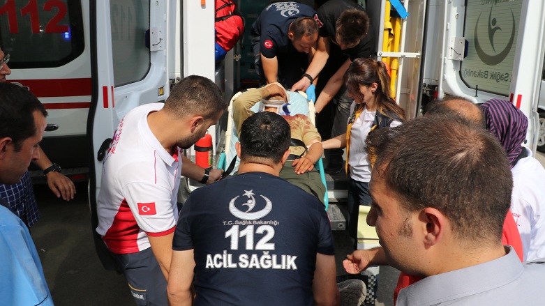Askeri araç devrildi